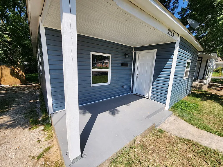 2153 N National Ave — Photo 2