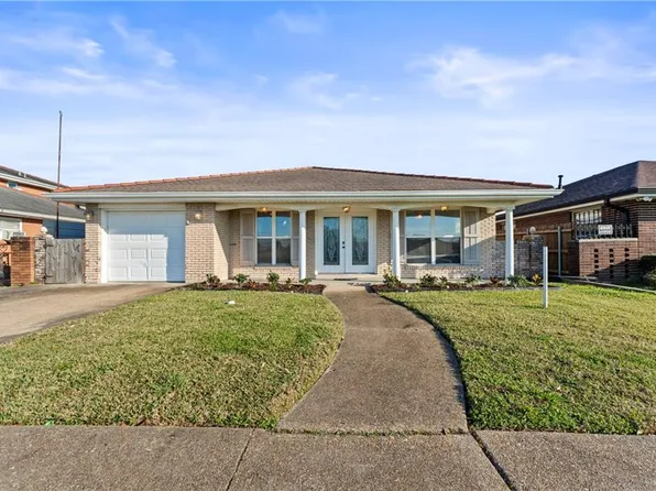 2213 Jean Lafitte Pkwy, Chalmette, LA 70043