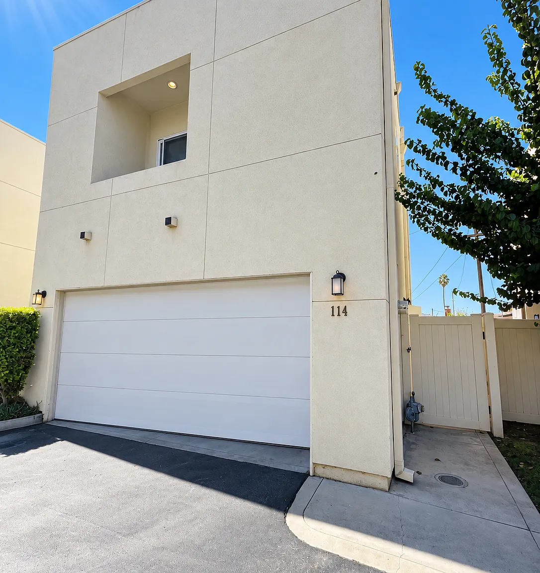 3 bed, 3.5 bath, 1805 sqft, $3,650 — Photo 1