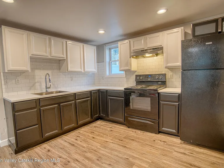 80 Yeoman St #2 — Photo 11