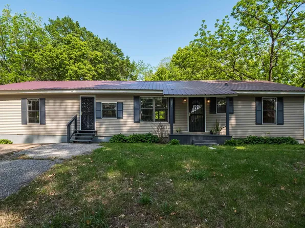 201 Hiawatha St, Somerville, TN 38068