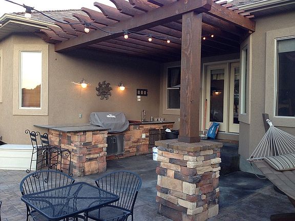 Outdoor kitchen