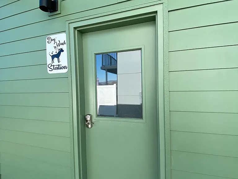 200 Canyon Pkwy — Photo 29