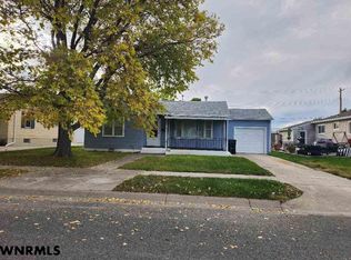 2814 Avenue F, Scottsbluff, NE 69361