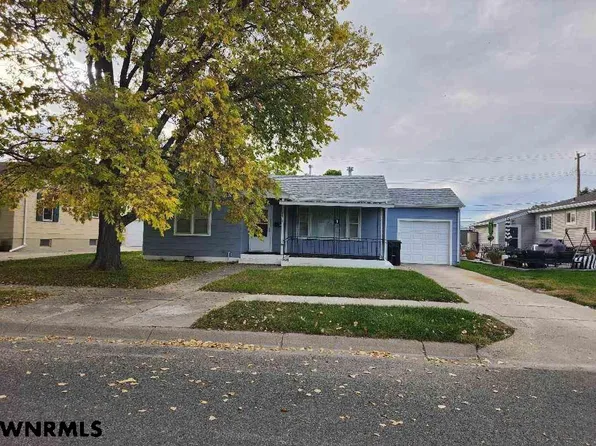 2814 Avenue F, Scottsbluff, NE 69361