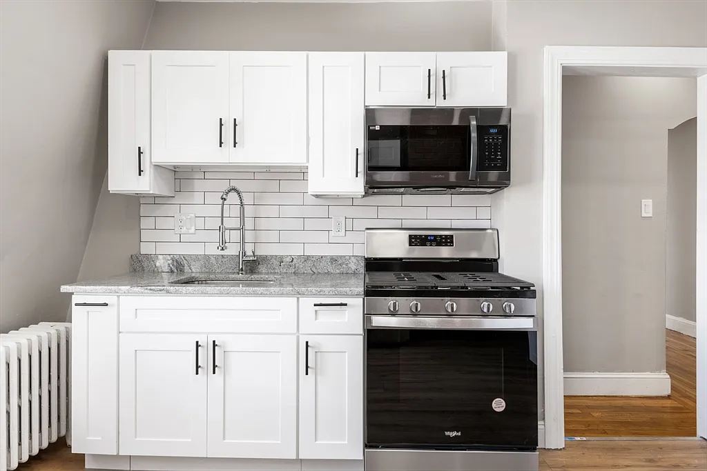 2 bed, 1.0 bath, 800 sqft, $2,650 — Photo 3