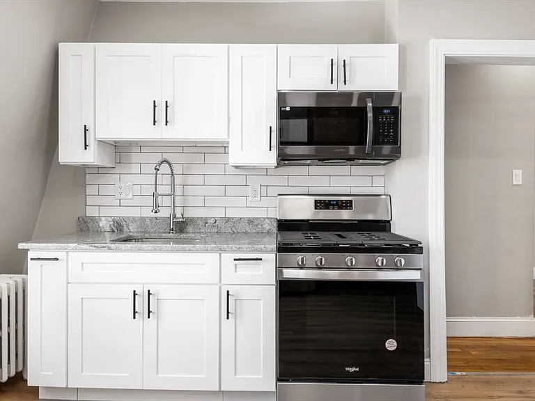 501 Warren St #6 — Photo 3