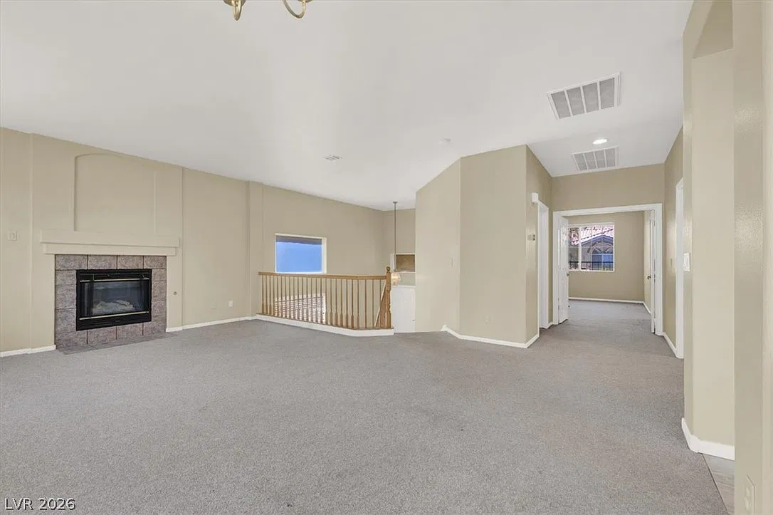 3 bed, 2.5 bath, 2079 sqft, $2,595 — Photo 3