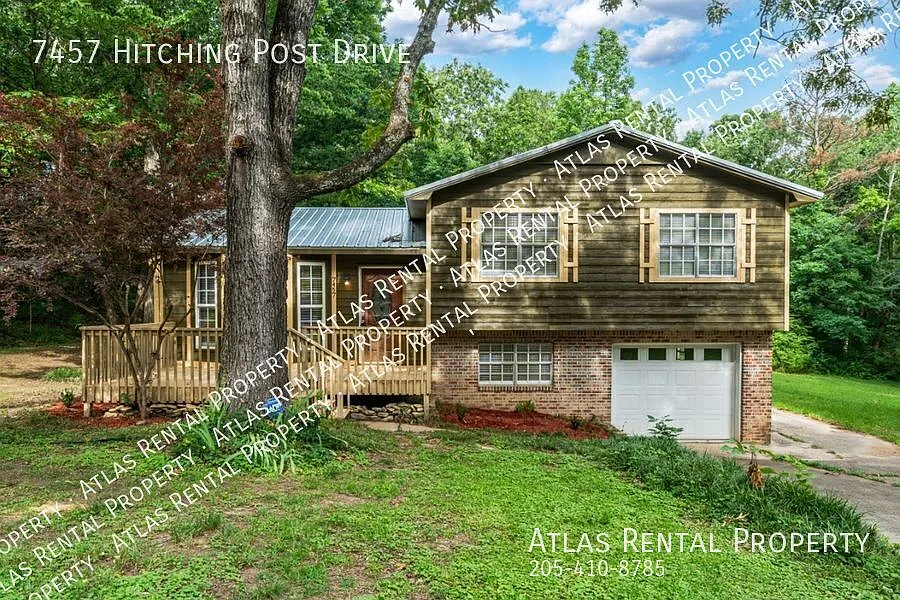 Move-In Ready 3BR Home with Modern Updates & Extra Living Space! — Photo 1