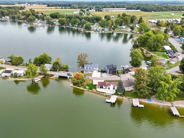 1425 E 700th Rd S, Wolcottville, IN 46795