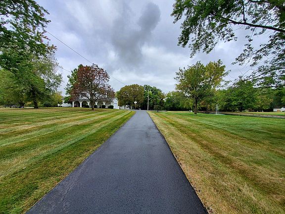 3rd image of 6420 Royalton Dr