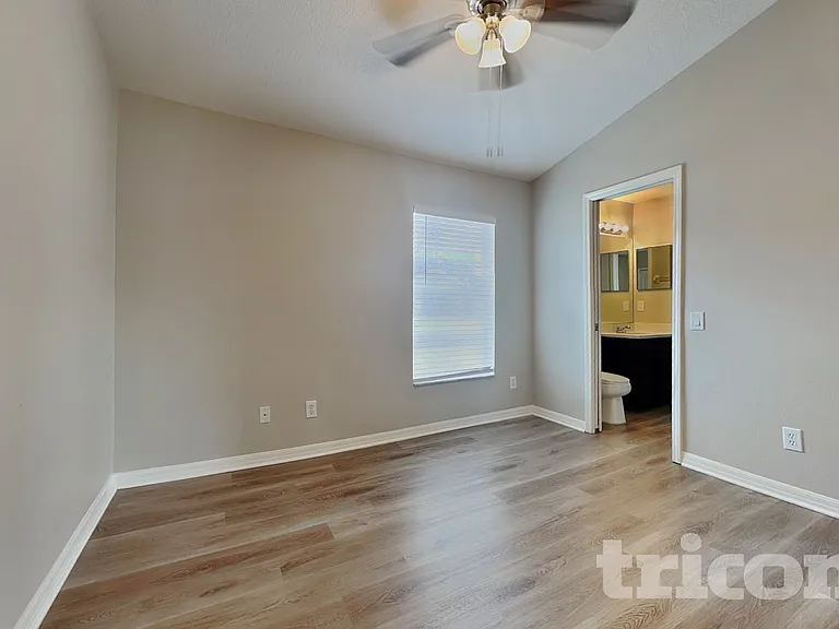 31333 Heatherstone Dr — Photo 12