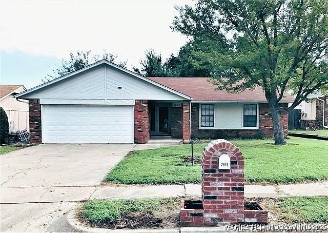 1st image of 2805 S Narcissus Ct