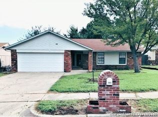 2805 S Narcissus Ct, Broken Arrow, OK 74012