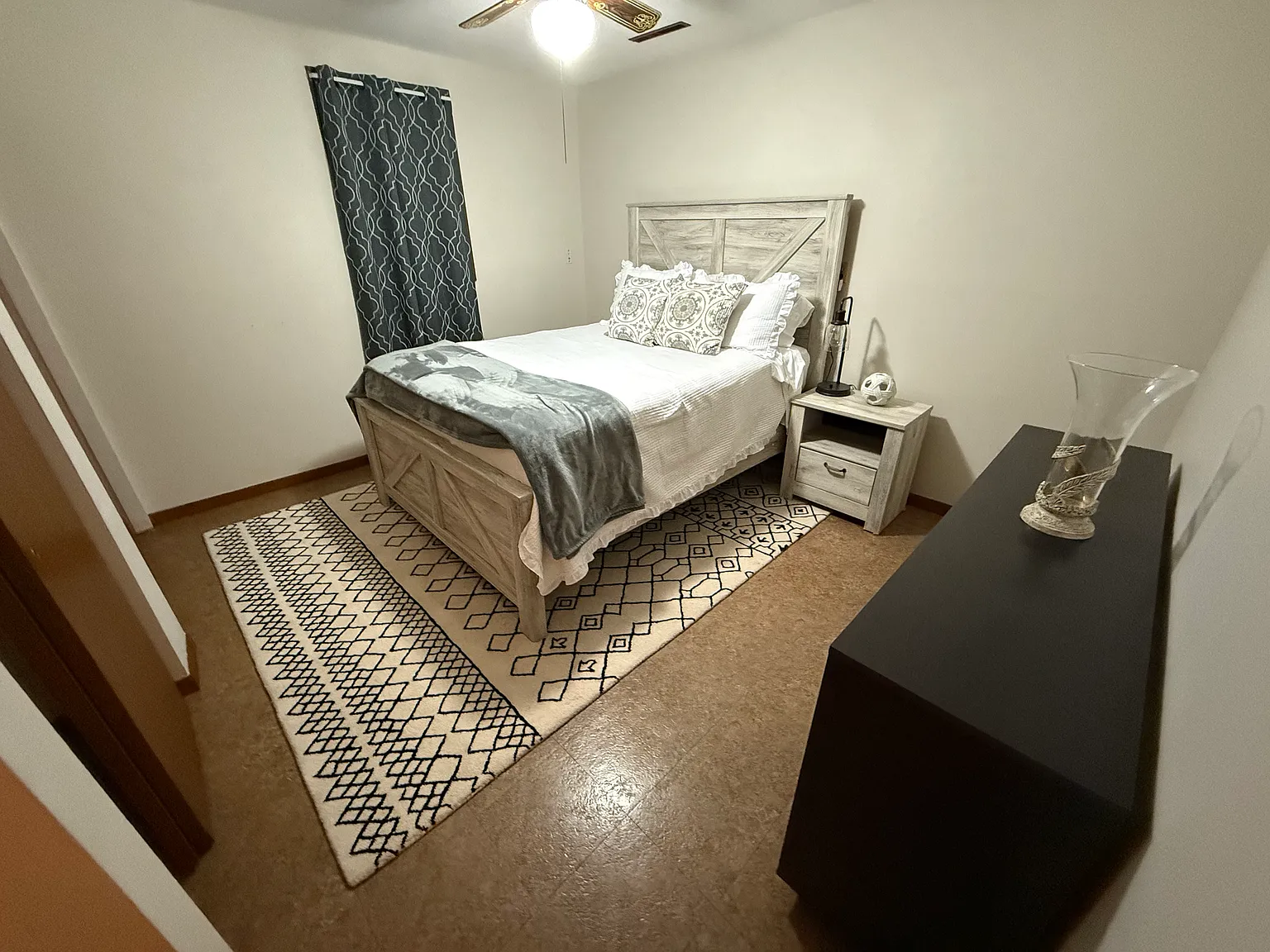 2 bed, $950 — Photo 2