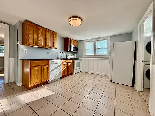 90 Pleasant St #3 Photo 1