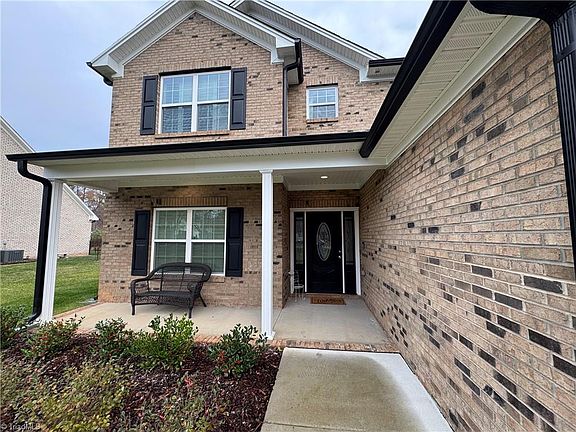 5th image of 3924 Braddock Rd