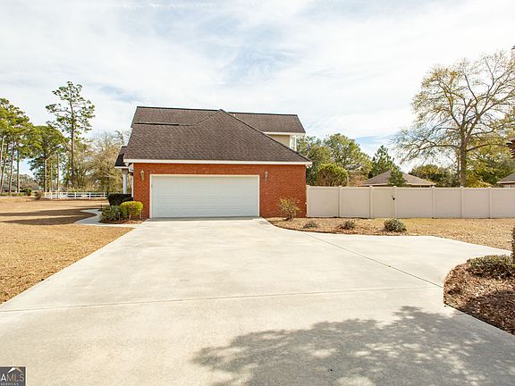 5th image of 4150 Central Ave