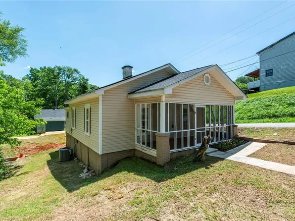 130 Park St, Dallas, GA 30132