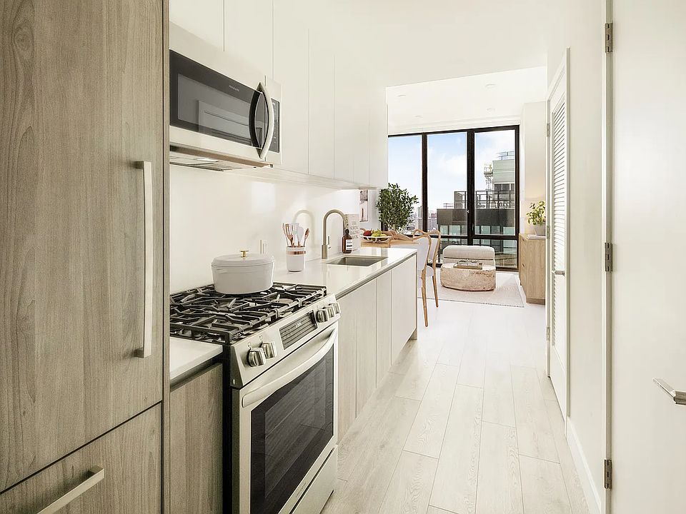 1st image of 54 Crown St #403
