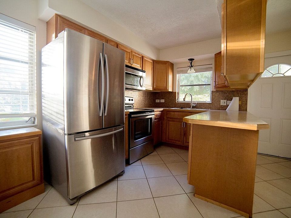 2nd image of 826 68th St
