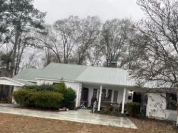 709 Crestview Dr, East Gadsden, AL 35903