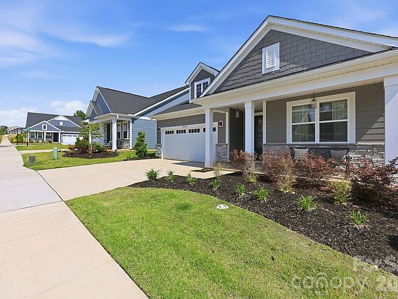 3rd image of 8609 Chagrin Dr