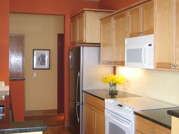 4th image of 15 Wood Brook Way