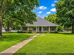 8232 Hermitage Dr, Denham Springs, LA 70726