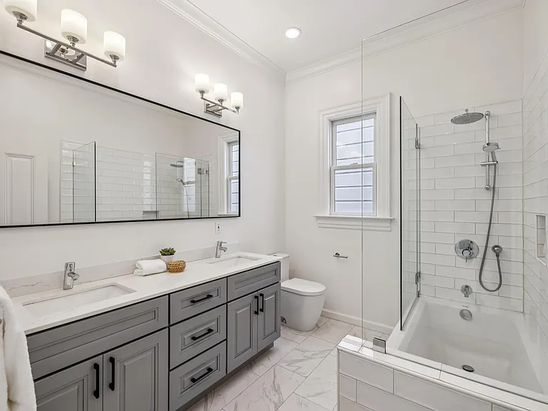 2718 Pine St — Photo 23