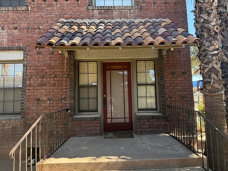 902 E Palm Ln #4 — Photo 2