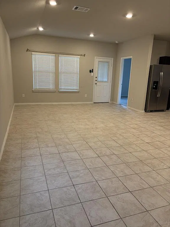 5106 Vivien St — Photo 2