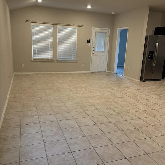 5106 Vivien St — Photo 2
