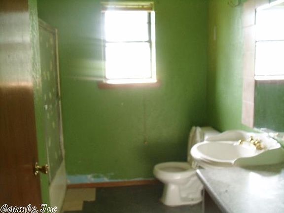 5th image of 25 Dartwood St