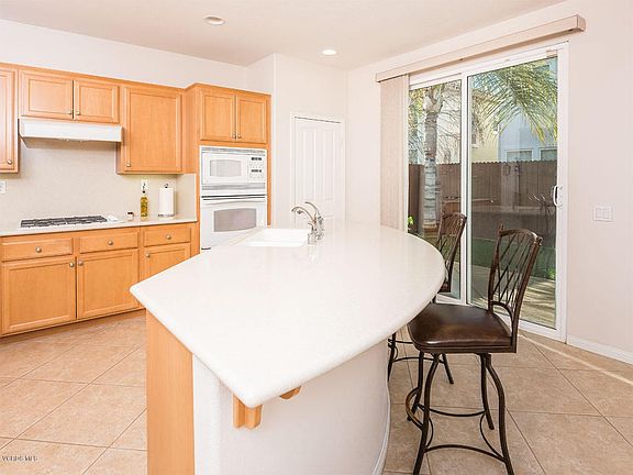 4642_Calle_Brisa_kitchen_shot1_web