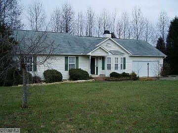 2nd image of 358 Colleen Dr