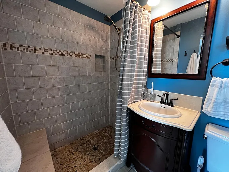 10 Symmes St #1 — Photo 14