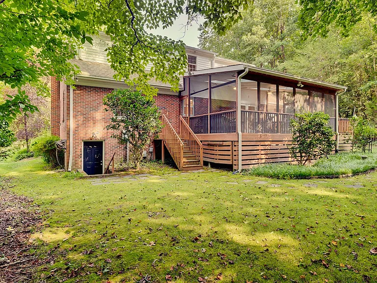 114 Richards Rd — Photo 10