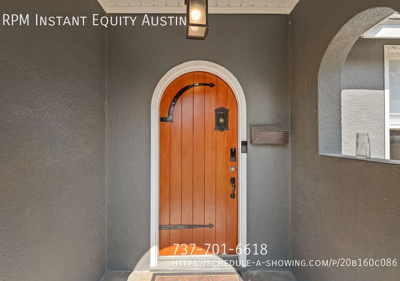 Charming Travis Heights 2/1 — Photo 4