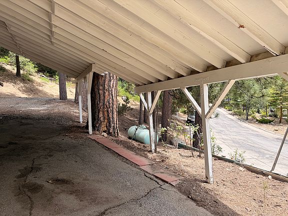 5th image of 5828 Robin Oak Dr