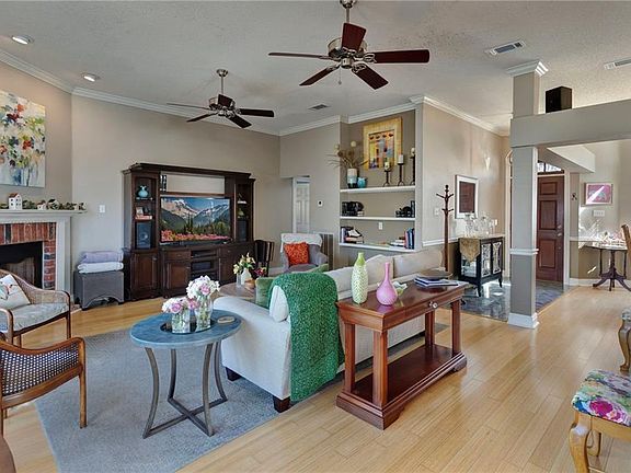 4th image of 113 Willow Wood Dr