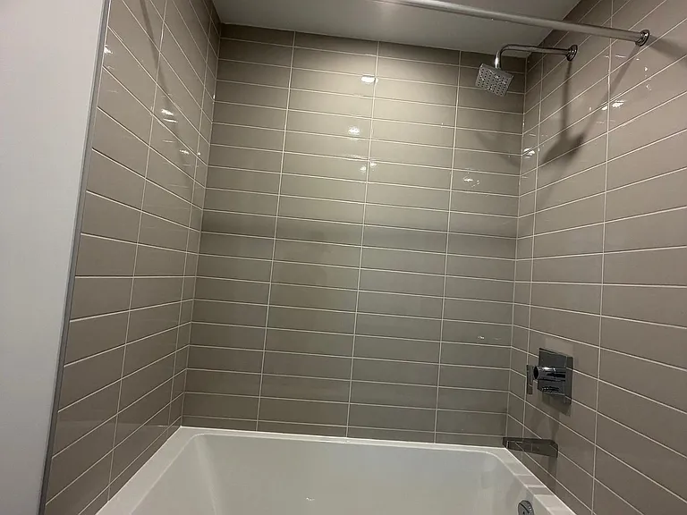 430 Square One Dr #Penthouse 05-05 — Photo 28
