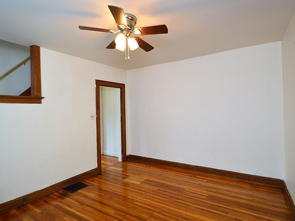 5th image of 2683 Indianola Ave