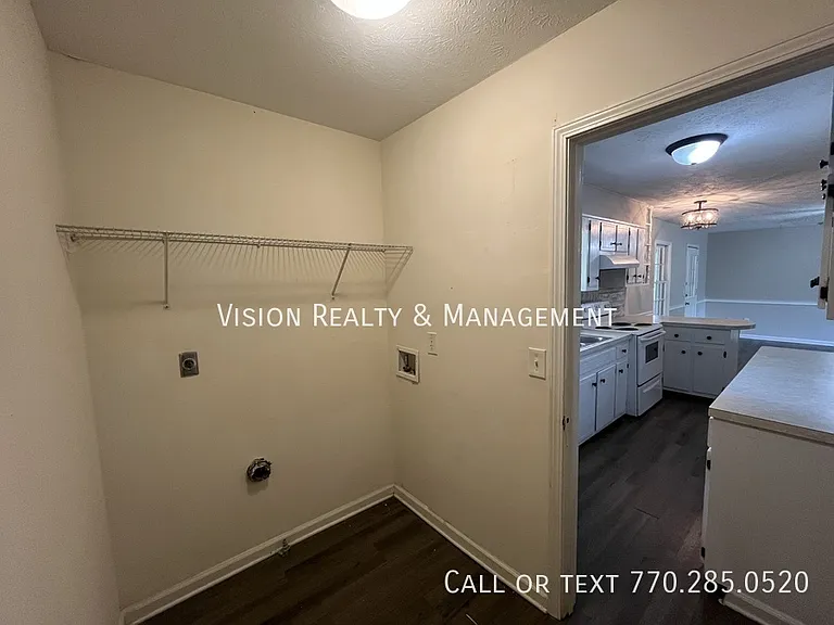 153 Carroll Cir — Photo 18