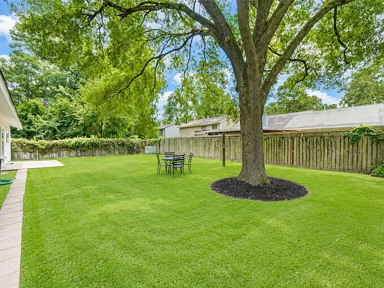 2114 River Village Dr — Photo 38