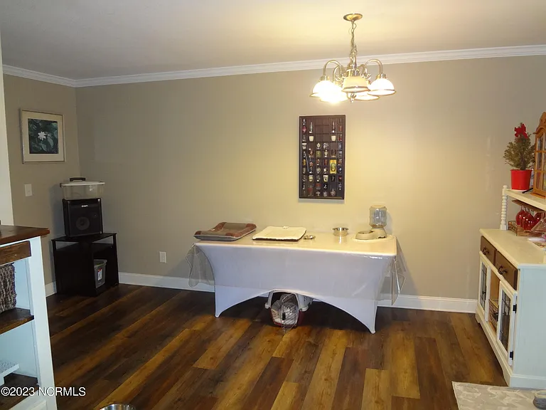 205 S Pointe Dr #B — Photo 22