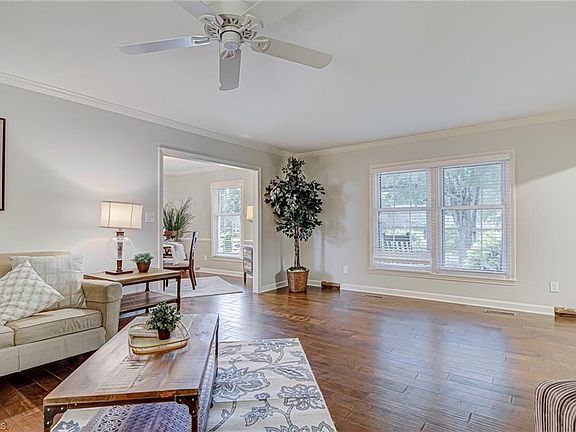 5th image of 1310 Longcreek Dr