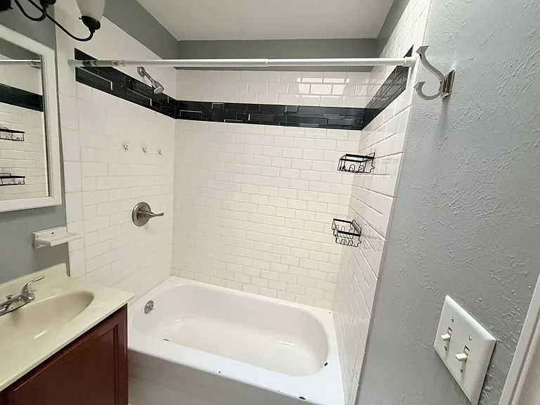 66 W James Pl — Photo 8