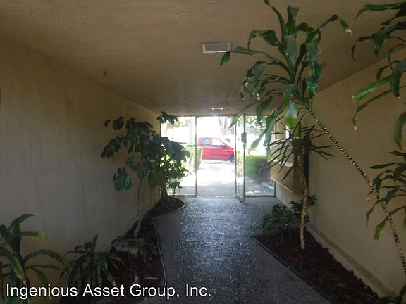 2nd image of 1315 N Columbus Ave #8254659