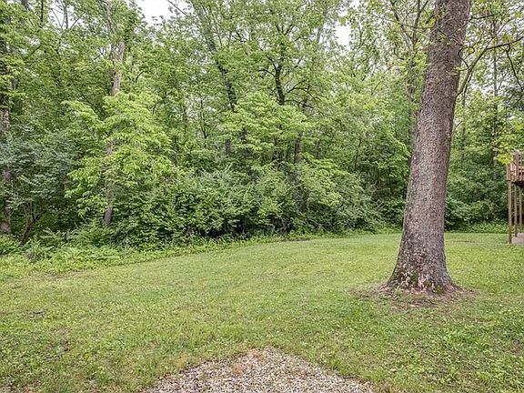 3rd image of 460 Lamplighter Pl